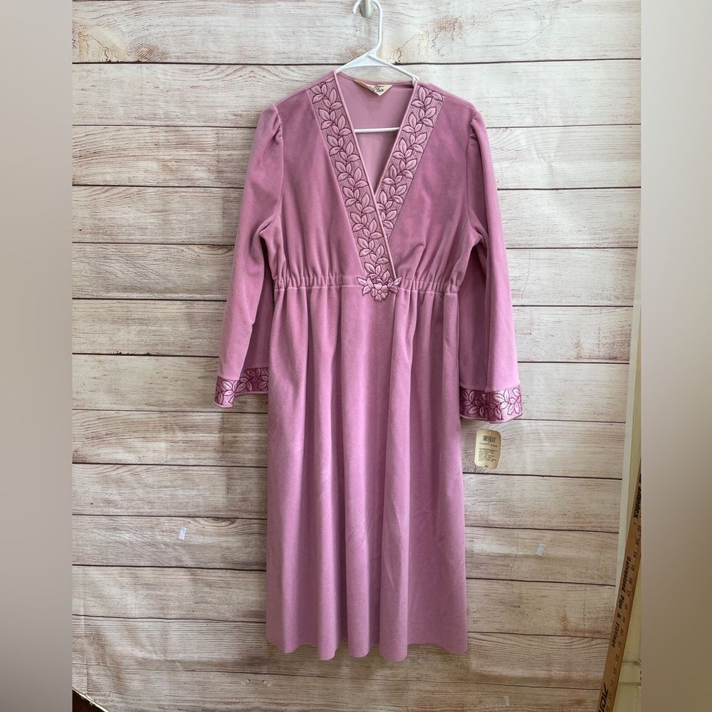 VINTAGE NEWโ WITH TAGS VANITY FAIR SHEVELVAโROBE